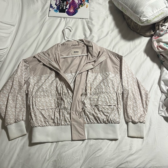 Woman’s Guess windbreaker from Macro Logomania - Picture 1 of 5